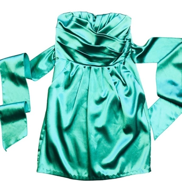 Semi Formal Green Dress - Picture 4 of 14